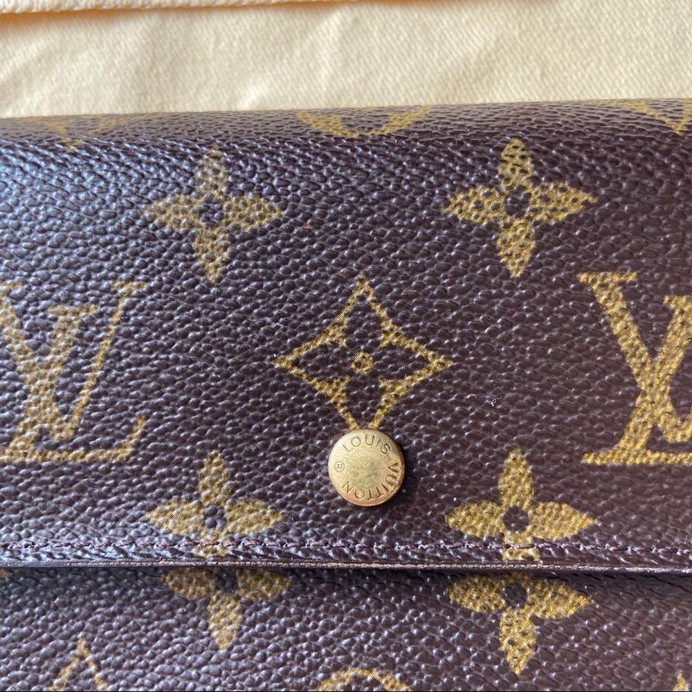 Louis Vuitton Monogram Wallet - Picture 3 of 8